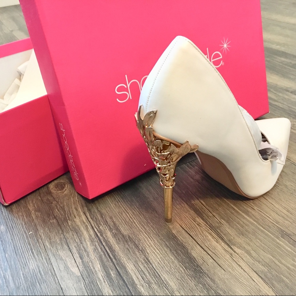 Shoedazzle Esperanza White Pumps NIB